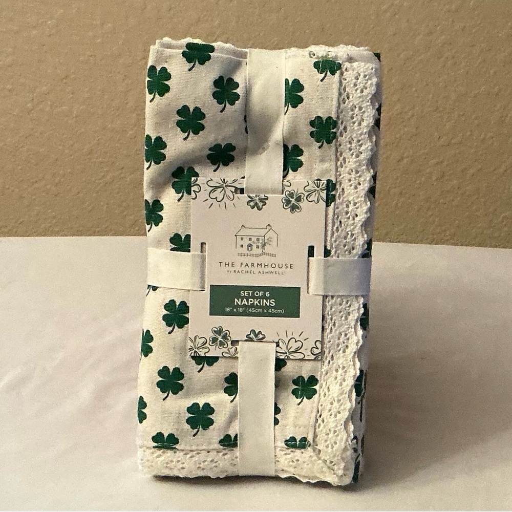 Rachel Ashwell Shamrock Print Napkins with Lace Trim. Set of 6